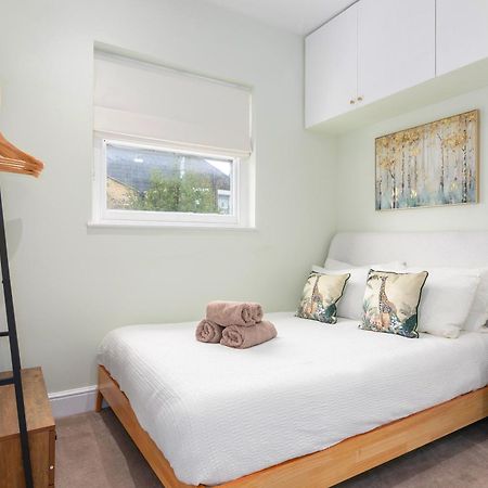 Apartmán Cosy Flat 5 Min From Holland Park Station! Londýn Exteriér fotografie
