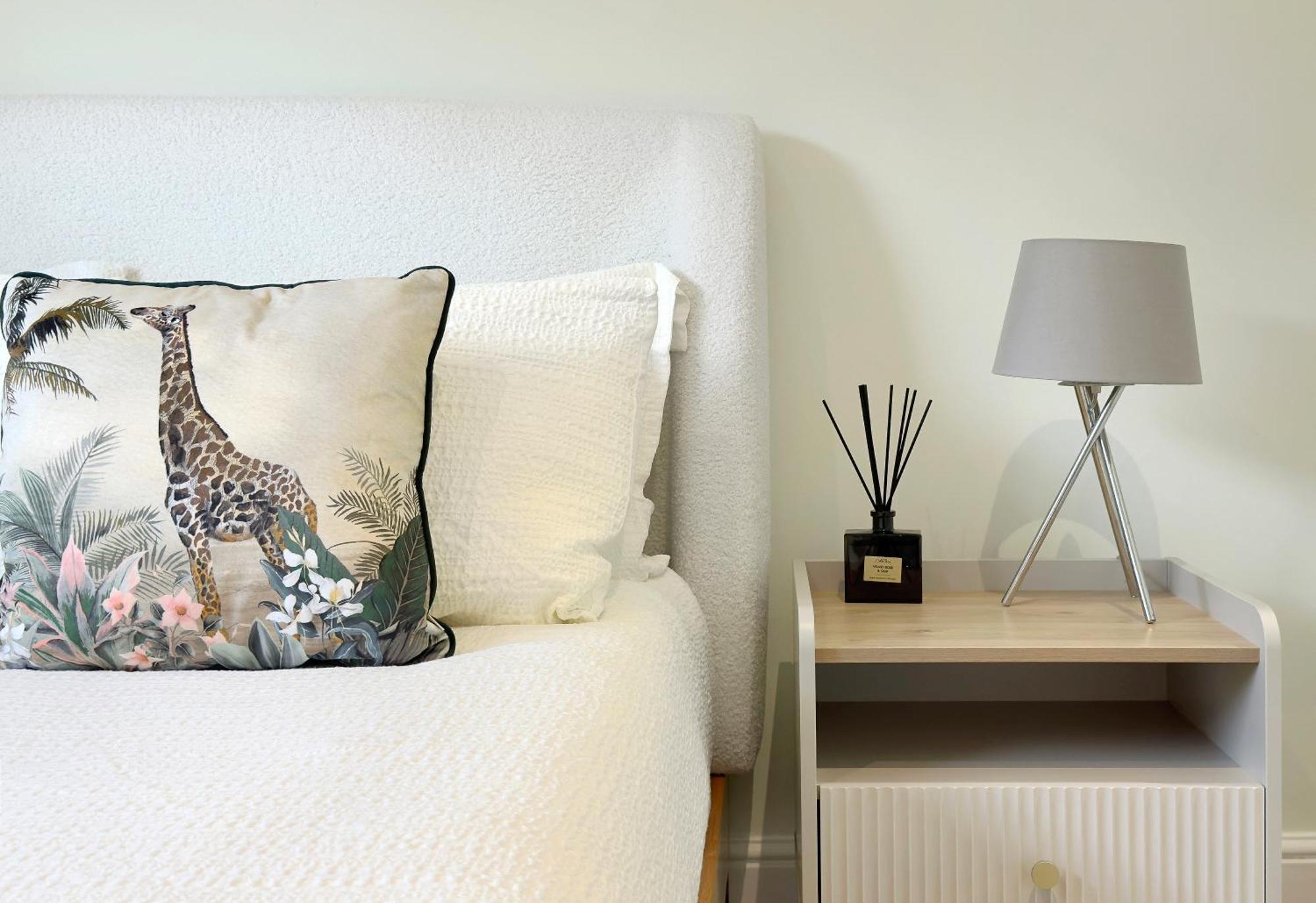 Apartmán Cosy Flat 5 Min From Holland Park Station! Londýn Exteriér fotografie
