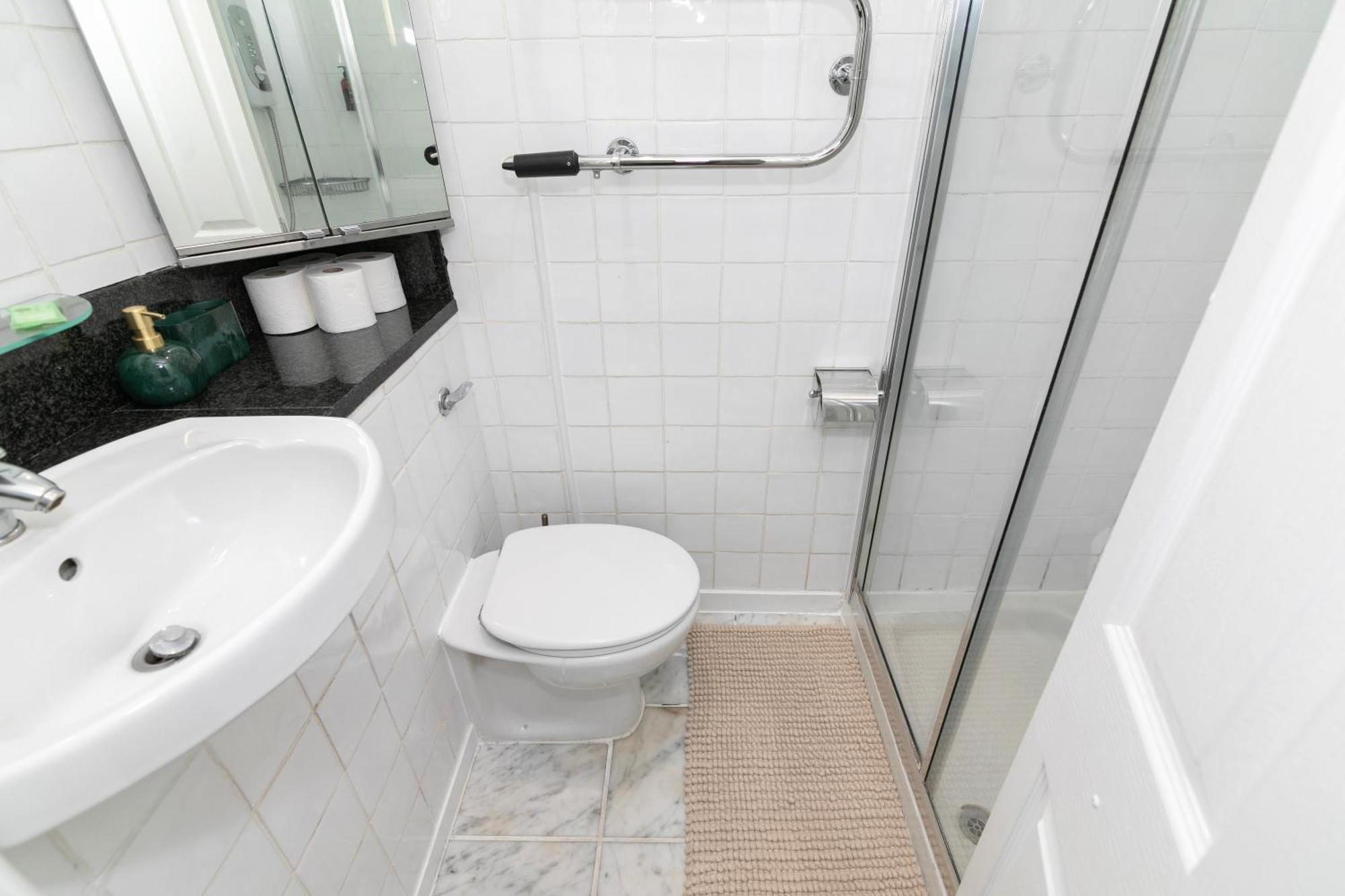 Apartmán Cosy Flat 5 Min From Holland Park Station! Londýn Exteriér fotografie