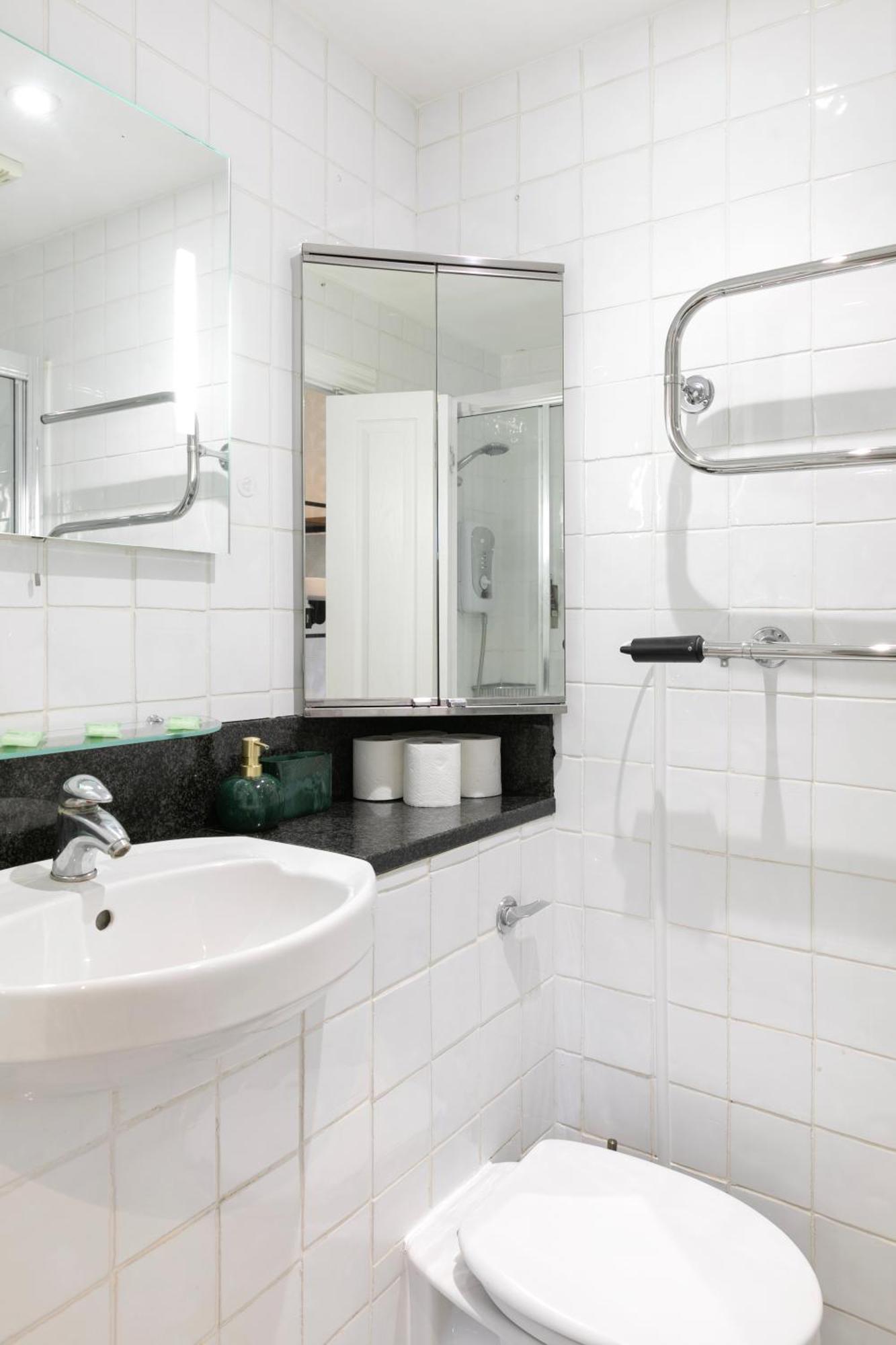 Apartmán Cosy Flat 5 Min From Holland Park Station! Londýn Exteriér fotografie